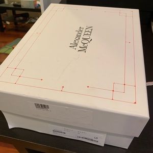 Alexander Mcqueen sneaker box